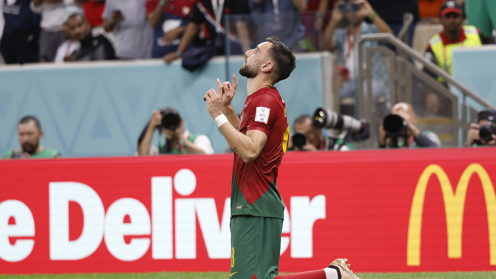 Bruno Fernandes Set to Receive 'Major Offers' This Summer as Manchester United Considers Choices