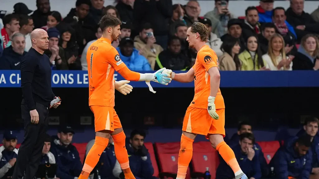 Inter Signs Deal with Top Premier League Goalkeeper for Major Transfer