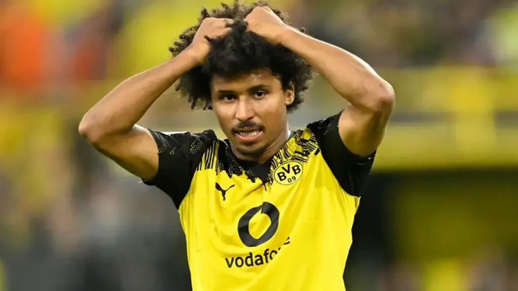 Karim Adeyemi Leaves Future Undecided with Borussia Dortmund Contract Woes