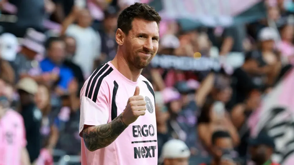 Lionel Messi purchases Spanish club after Cristiano Ronaldo’s transfer Lionel Messi purchases Spanish club after Cristiano Ronaldo’s transfer