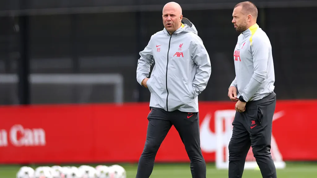 Liverpool is in talks with a new Dutch coach