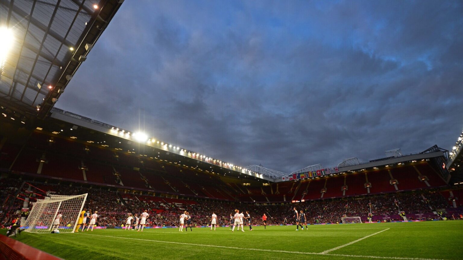 Manchester United Loses €750,000 in Champions League Prize Money