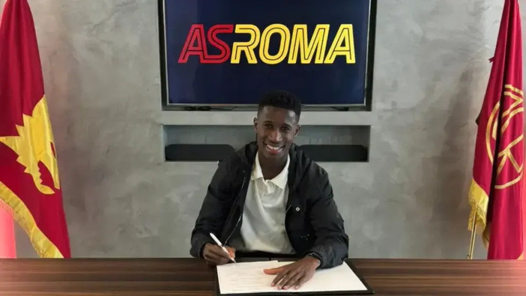 Muhammed Bah signs contract extension with AS Roma Muhammed Bah signs contract extension with AS Roma