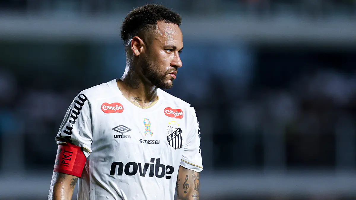 Terrible behavior! Neymar gets into a fight with Remo player right during the match