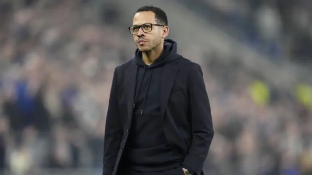 Premier League coach interested in taking over Chelsea from Rosenior