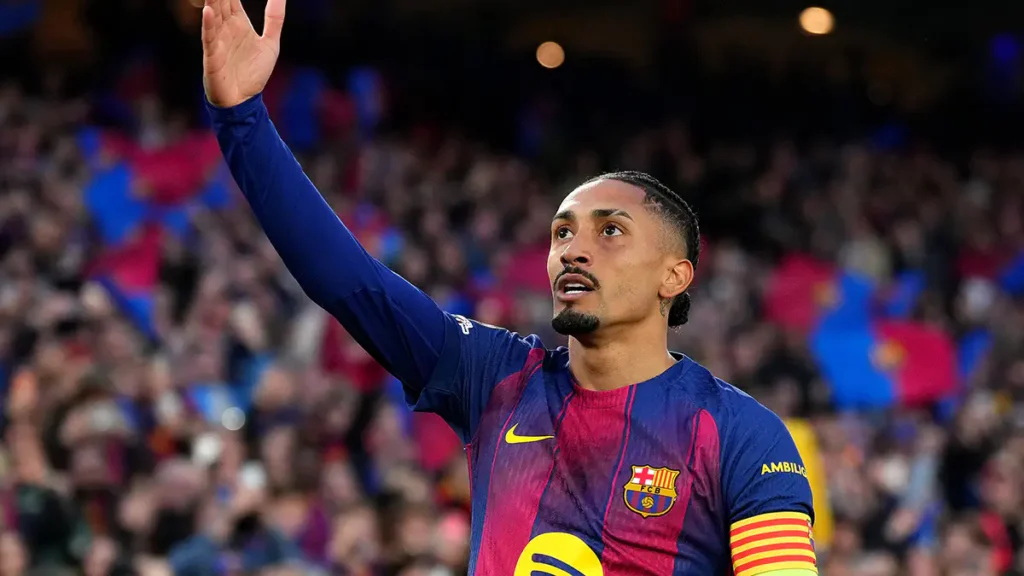 Raphinha Loses Trust in Barcelona’s Medical Staff, Turns to Brazilian Specialist
