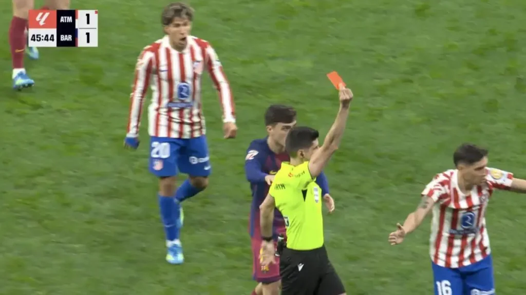 Referee’s Controversial Decision in Atlético vs Barcelona Match: Gerard Martin Initially Sent Off, Then Reinstated