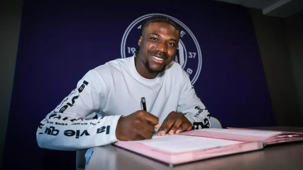 Seny Koumbassa signs contract extension with Toulouse FC Seny Koumbassa signs contract extension with Toulouse FC