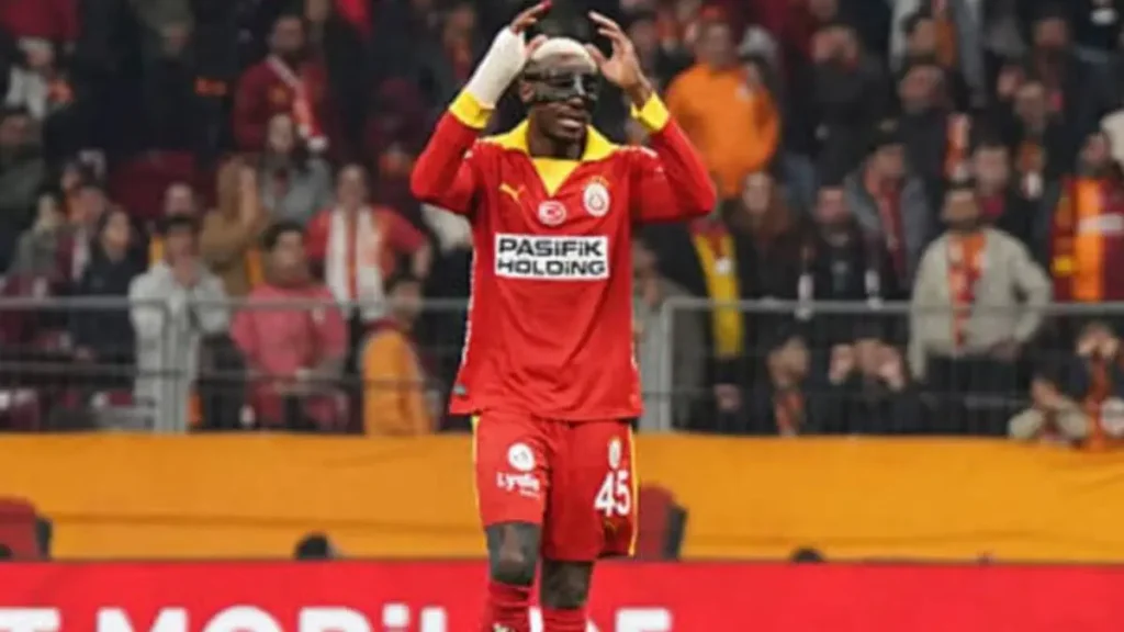 Victor Osimhen Scores in Galatasaray’s 3-0 Derby Victory Against Fenerbahçe, Celebrating 50th Super Lig Match