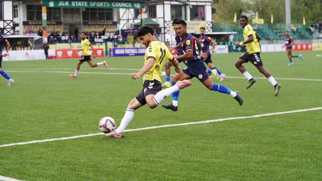 ഇന്ത്യൻ ഫുട്ബോൾ ലീഗ് 2025-26: അവസാന നിമിഷം കൊലവോളിന്റെ ഗോൾ, ഡയമണ്ട് ഹാർബറിന് ജയം ഇന്ത്യൻ ഫുട്ബോൾ ലീഗ് 2025-26: അവസാന നിമിഷം കൊലവോളിന്റെ ഗോൾ, ഡയമണ്ട് ഹാർബറിന് ജയം