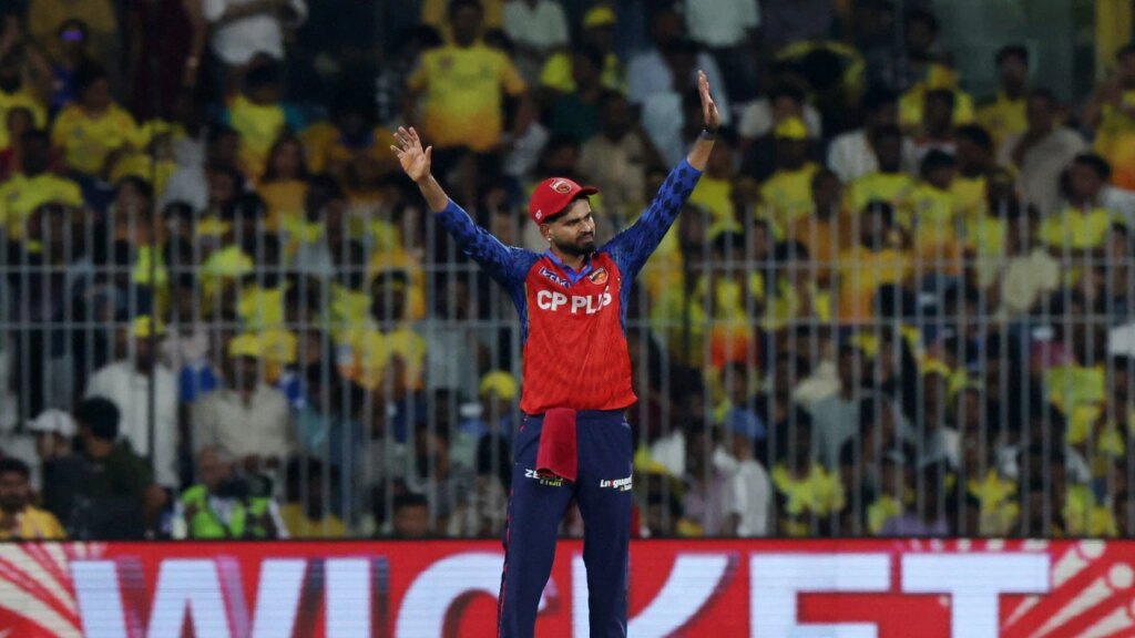 ഐപിഎൽ 2026: ഓവർ റേറ്റ് കുറവ്; ശ്രേയസ് അയ്യർക്ക് 24 ലക്ഷം രൂപ പിഴ; വിലക്ക് നേരിടേണ്ടി വരുമോ?