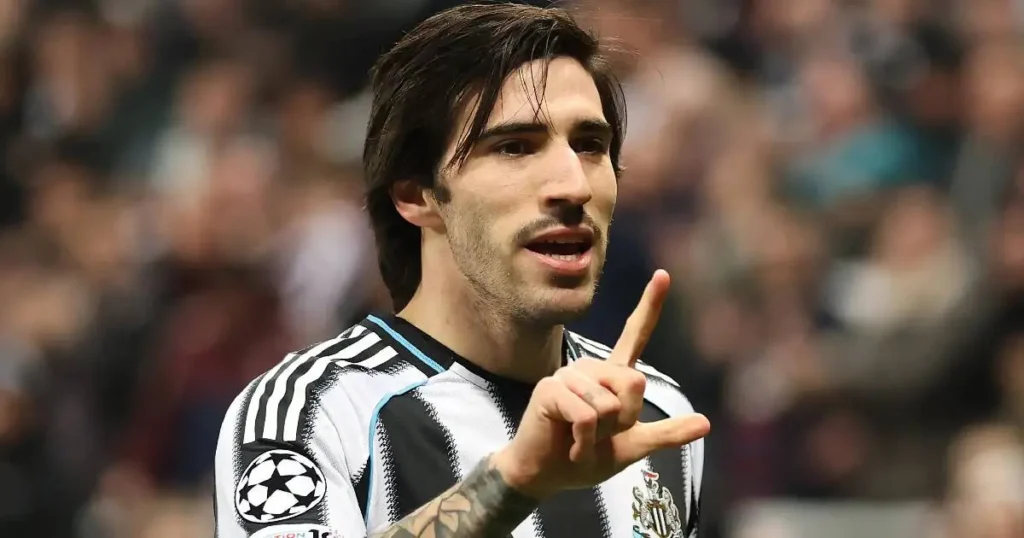 ടോണാലിയെ വിൽക്കാൻ ന്യൂകാസിൽ; മാഞ്ചസ്റ്റർ യുണൈറ്റഡ്, ആഴ്സണൽ ടീമുകൾക്ക് അവസരം