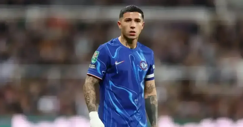Premier League: चेल्सी के लिए एंजो फर्नांडीज ने दागा 30वां गोल Premier League: चेल्सी के लिए एंजो फर्नांडीज ने दागा 30वां गोल