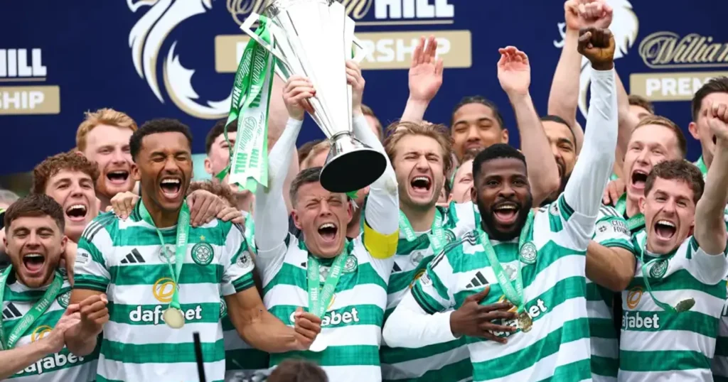 Scottish Premiership: सेल्टिक ने 56वां लीग खिताब जीतकर रेंजर्स को पीछे छोड़ा Scottish Premiership: सेल्टिक ने 56वां लीग खिताब जीतकर रेंजर्स को पीछे छोड़ा