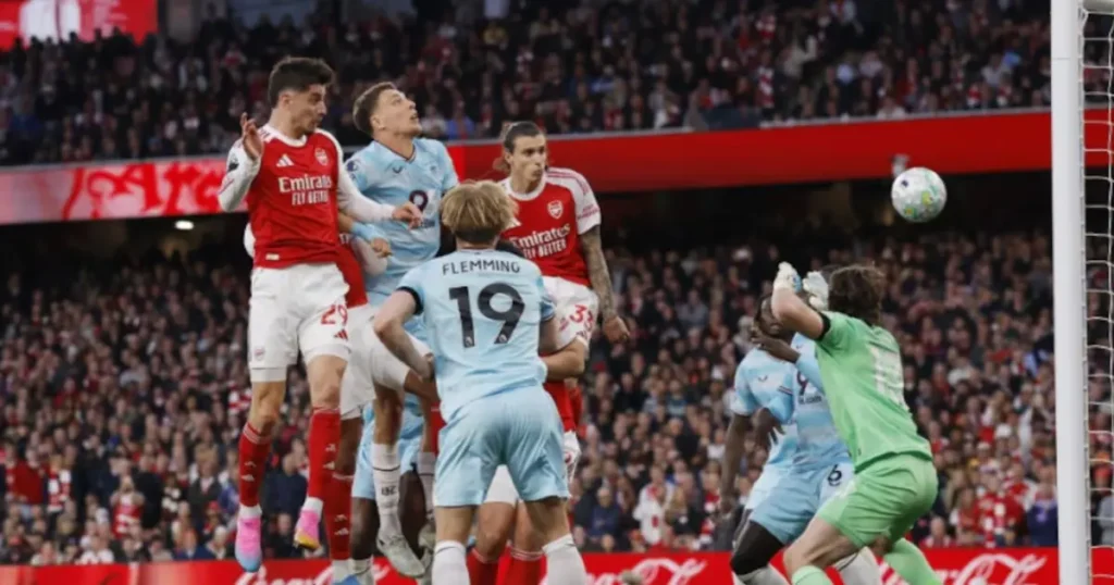 Premier League: मजबूत डिफेंस से खिताब की ओर बढ़ रहा आर्सेनल Premier League: मजबूत डिफेंस से खिताब की ओर बढ़ रहा आर्सेनल