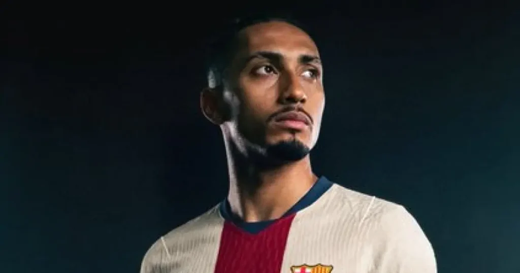 La Liga: बार्सिलोना की अगले सीजन की चौथी किट का अनावरण