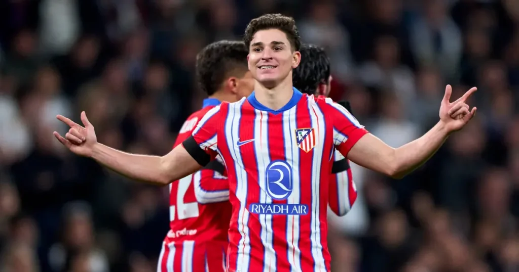 La Liga: बार्सिलोना की नजरें जूलियन अल्वारेज पर, मार्कस रैशफोर्ड को भी टीम में रखना चाहती है क्लब
