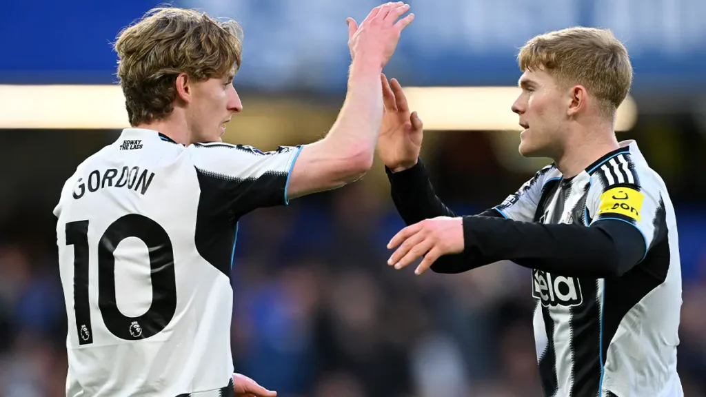 Barcelona’s Deco Meets with Agents of Newcastle Star: A Possible Transfer on the Horizon?