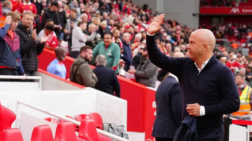 Board Divided Over Arne Slot’s Future at Liverpool