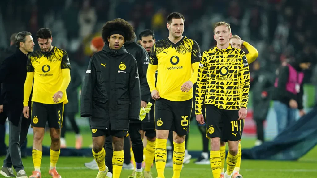 Borussia Dortmund and Germany defender retires