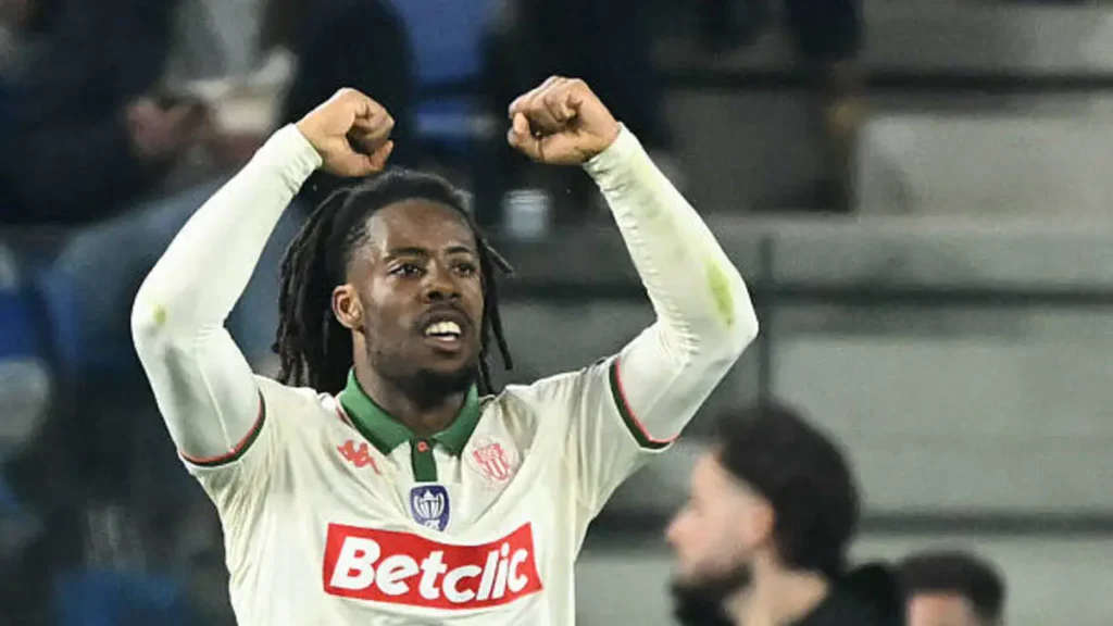 Elye Wahi is back in training with Nice