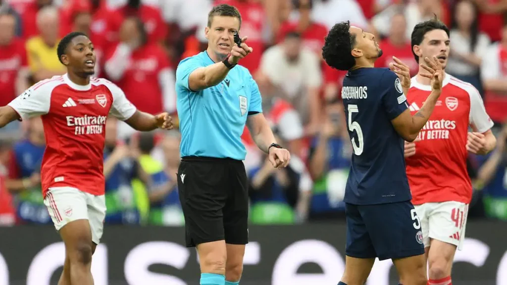 Experts say Arsenal’s goal in the Champions League final shouldn’t have counted.