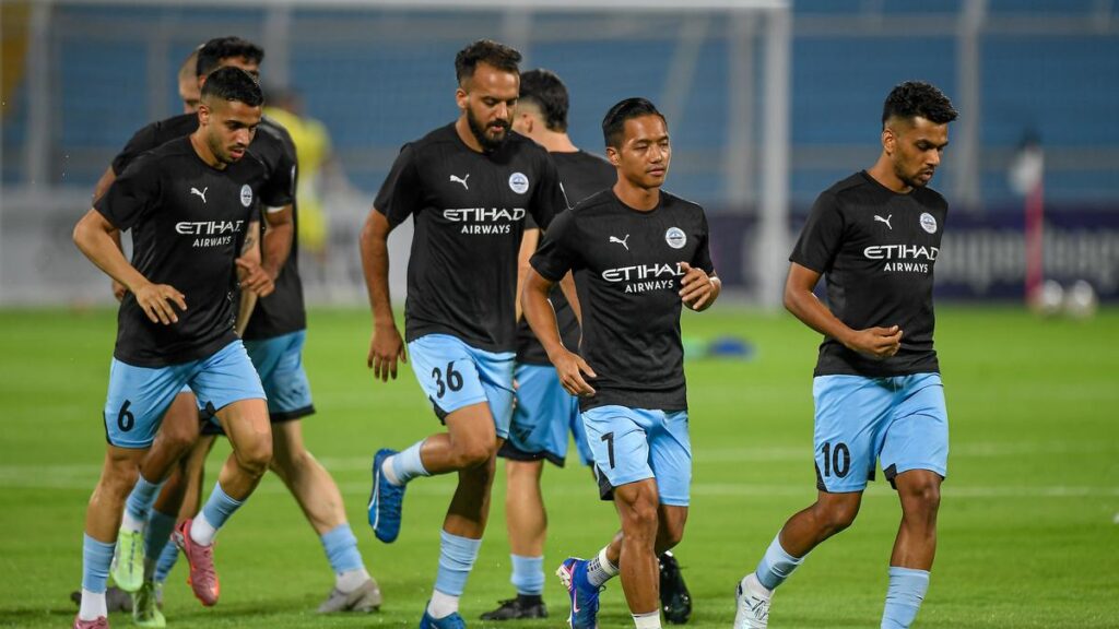 ISL 2025-26: കിരീടപ്പോരാട്ടത്തിൽ പഞ്ചാബ് എഫ്‌സിയും ജംഷഡ്‌പൂരും മുംബൈ സിറ്റിയും മുന്നിൽ