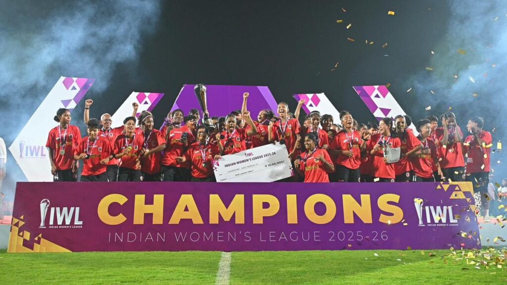 IWL 2025-26: കിരീടം ചൂടി ഈസ്റ്റ് ബംഗാൾ; ശ്രീഭൂമിയും സേസയും തരംതാഴ്ത്തപ്പെട്ടു; പുരസ്കാര പട്ടിക ഇങ്ങനെ