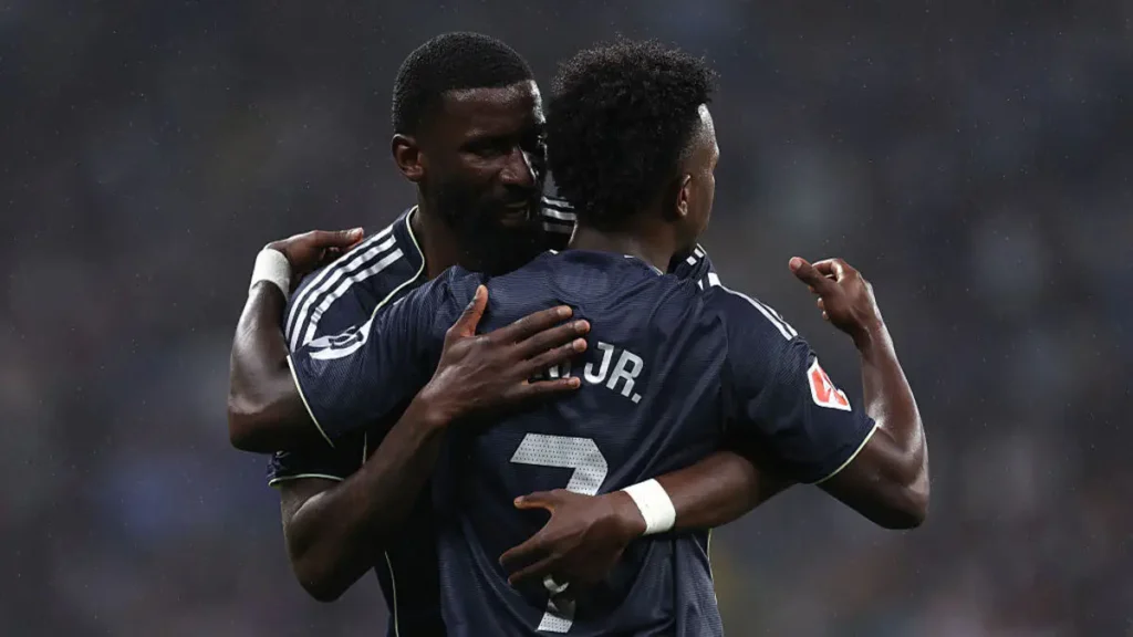 Real Madrid finalizes new contract for defender