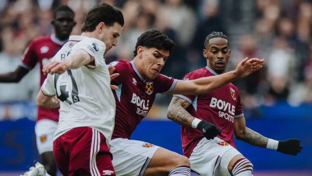Referee Overlooks Arsenal’s Penalty Claim After West Ham Handball