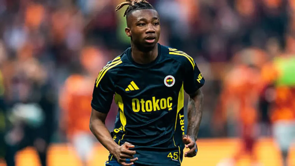 Stuttgart submits offer to Fenerbahçe for Nene Dorgeles