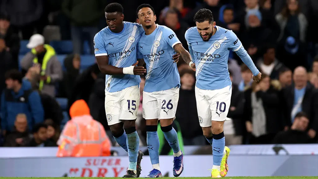 Tottenham Set to Sign Manchester City Defender Tottenham Set to Sign Manchester City Defender
