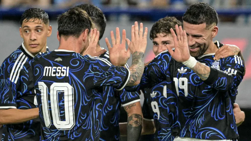 World Champion Heads Home: Argentina Star Ready for Club Switch