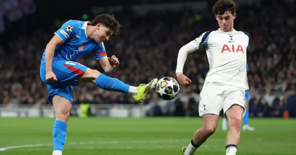La Liga: बार्सिलोना की कोशिशों के बावजूद एटलेटिको मैड्रिड के साथ सैलरी बढ़ाने पर सहमत हुए अल्वारेज़