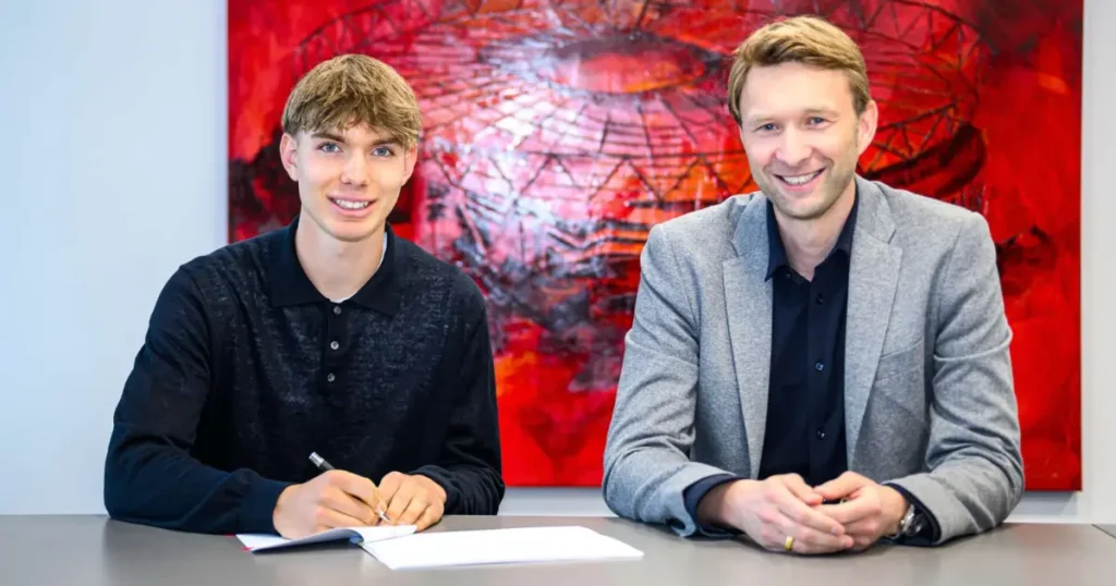 Bundesliga: बायर लेवरकुसेन ने 16 वर्षीय मिडफील्डर केनेथ ईचहॉर्न को साइन किया Bundesliga: बायर लेवरकुसेन ने 16 वर्षीय मिडफील्डर केनेथ ईचहॉर्न को साइन किया