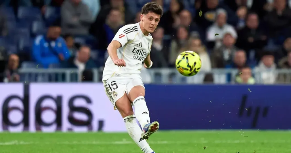 റയൽ മഡ്രിഡ് മധ്യനിരയിലെ പ്രധാന താരമായി ആർദ ഗുലറെ കാണുന്നുവെന്ന് ജോസ് മൗറീഞ്ഞോ