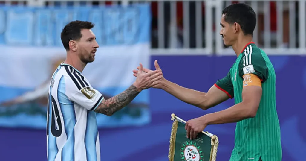 Algeria vs Football: 3-0 की हार के बाद कप्तान आइसा मैंडी ने की विपक्षी खिलाड़ी की तारीफ Algeria vs Football: 3-0 की हार के बाद कप्तान आइसा मैंडी ने की विपक्षी खिलाड़ी की तारीफ