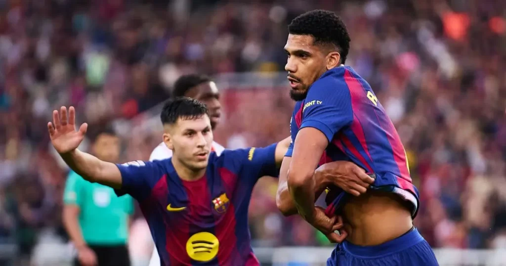 La Liga: बार्सिलोना के डिफेंडर अराहुजो भविष्य को लेकर असमंजस में, फ्लिक ने पांचवीं पसंद माना