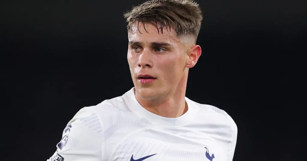 Premier League: मिकी वैन डी वेन को साइन करने की योजना में नहीं लिवरपूल, रिपोर्ट में दावा