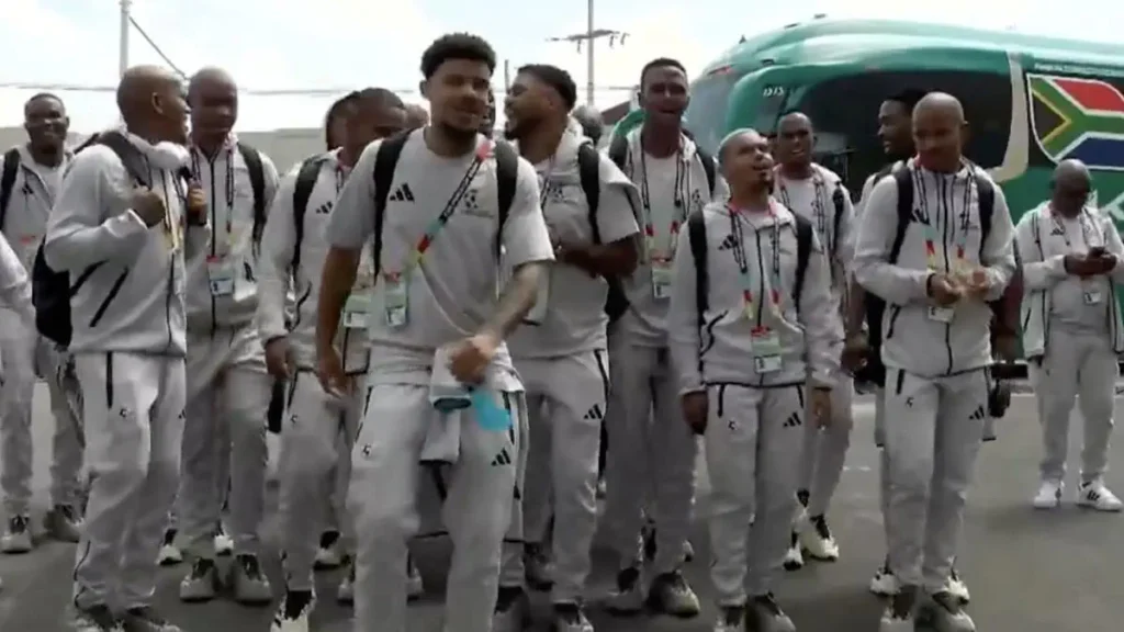 Bafana Bafana Arrives in Style and Song for World Cup Opener at South African Carnival! Bafana Bafana Arrives in Style and Song for World Cup Opener at South African Carnival!