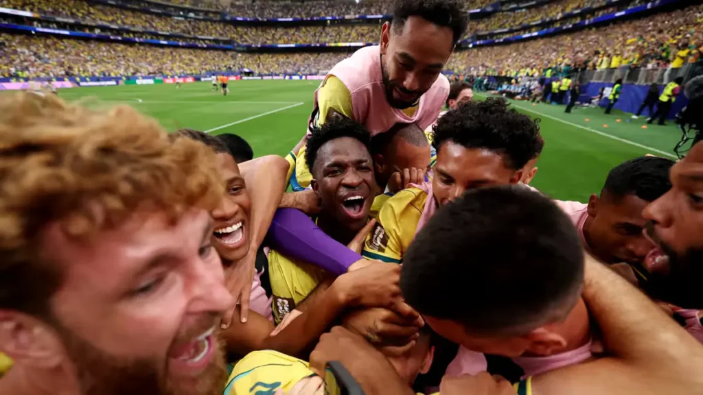 Casemiro Scores Against Japan, Dedicates Goal to His Son in the Stands