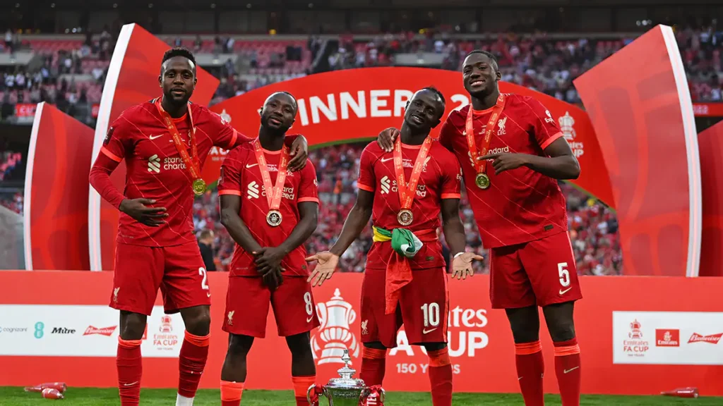 Champions League and Premier League winner announces retirement