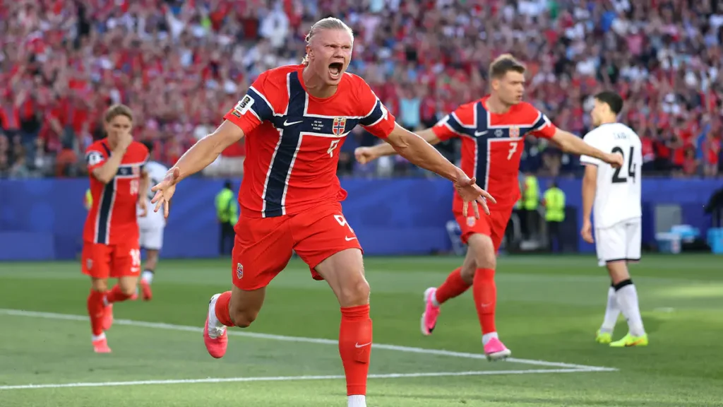 Erling Haaland Nets Two Goals Against Iraq, Matching Robert Lewandowski’s World Cup Total in Just 43 Minutes Erling Haaland Nets Two Goals Against Iraq, Matching Robert Lewandowski’s World Cup Total in Just 43 Minutes