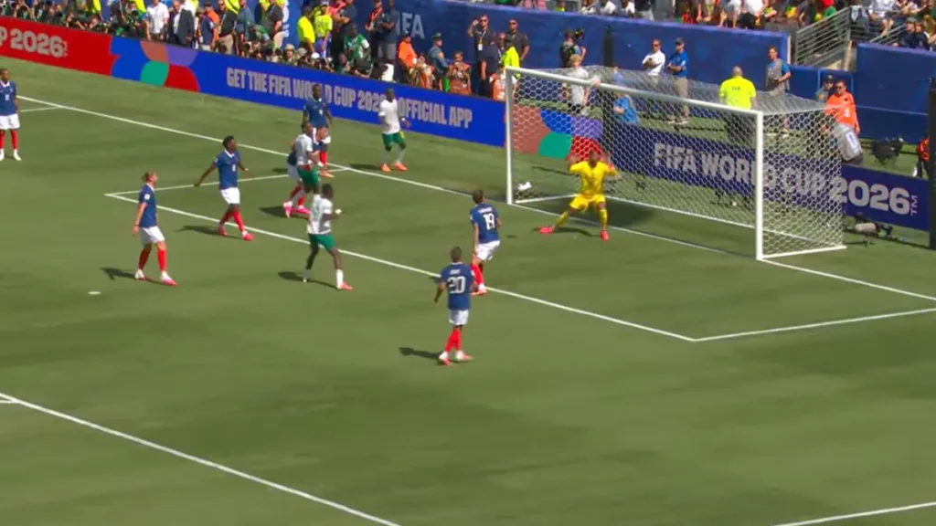 Ismaïla Sarr misses penalty from 7 meters against France