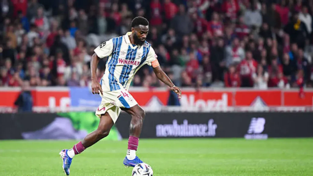 Issa Soumare set to join Rennes.