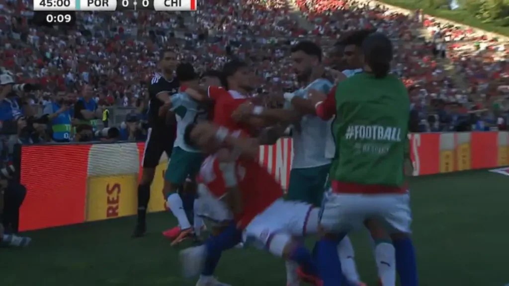 Leão Red Carded After Scuffle in Portugal vs Chile Friendly Leão Red Carded After Scuffle in Portugal vs Chile Friendly