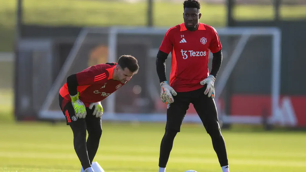 Manchester United Keeps Goalkeeper with New Contract Extension
