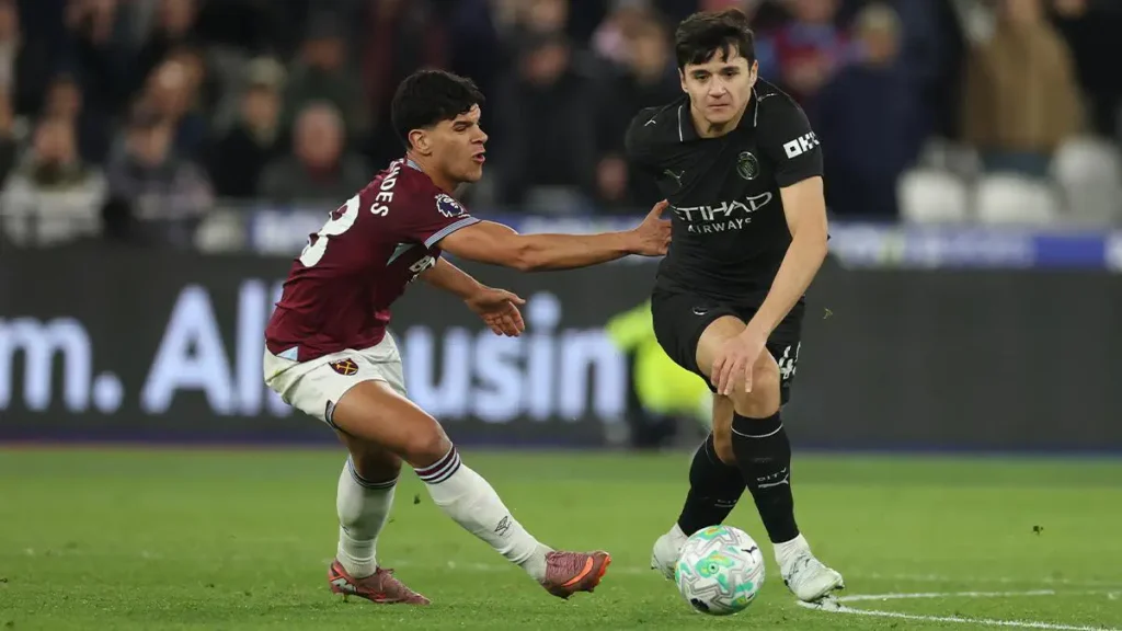 Manchester United secures last season’s Premier League star Manchester United secures last season’s Premier League star