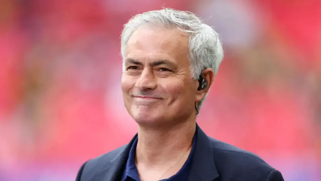 Mourinho builds his team as Real prepares to sign Premier League champ