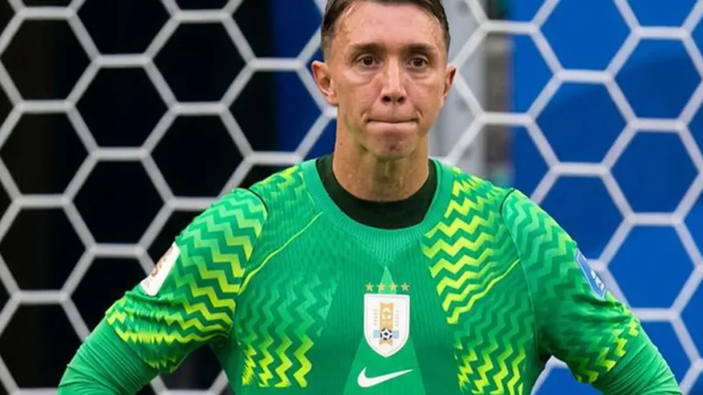 Muslera’s Blunder Hands Spain a Key Goal (Video)